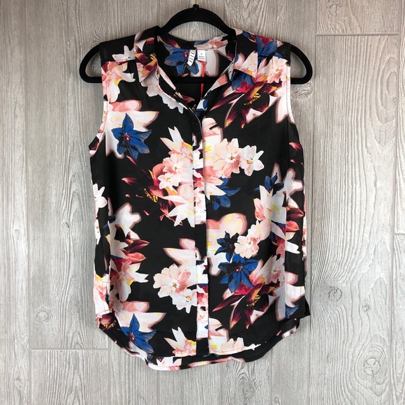 Sleeveless Flowered Button Up Collared Top NWT S - Picture 2 of 5